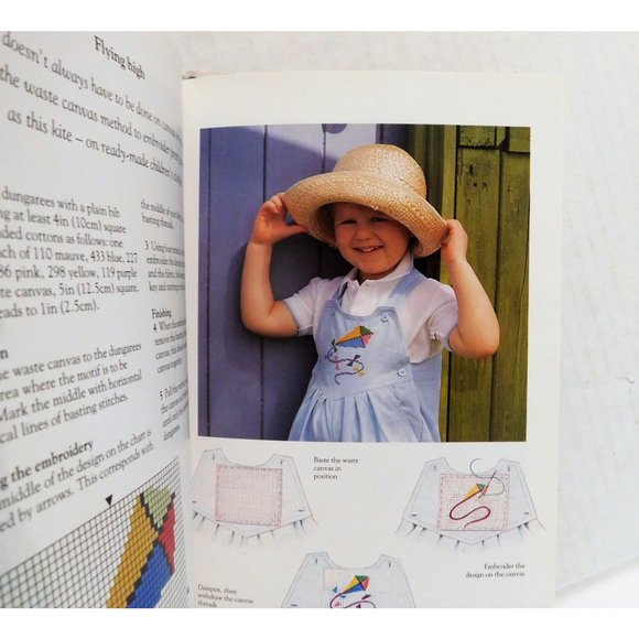 Easy to Cross Stitch by Gail Lawther 1991 Colorful Illustrations Hardback Jacket - Picture 7 of 9